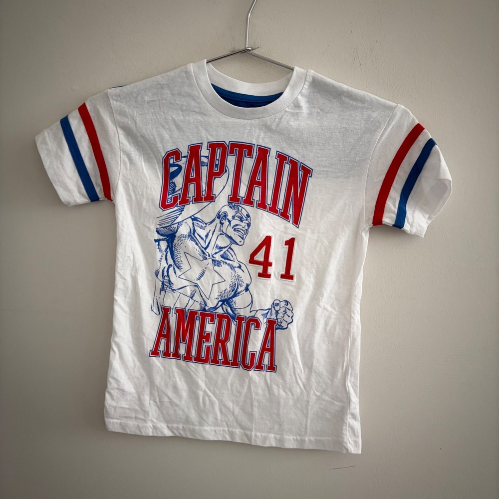 Marvel Captain America 41 Graphic T-Shirt White Blue Red Size 6/7